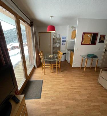 Orelle Apartment | Studio avec coin montagne 4 personnes Orelle 3 Vallées - Spa & Piscine - Apt 006