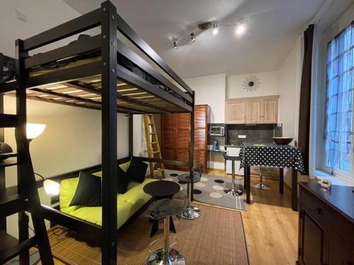 Brive-la-Gaillarde Apartment | Studio centre ville