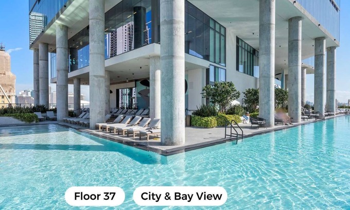 Downtown Miami Apartment | Studio City & Bay Sum