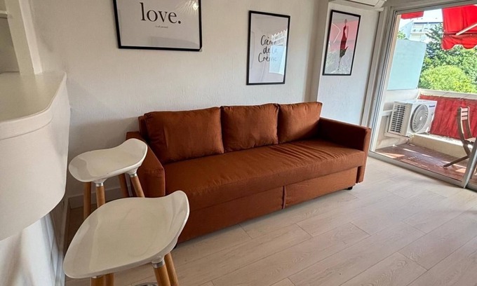 California - Pezou Apartment | Studio Croisette 3 mint on foot, comfortable and relaxing.