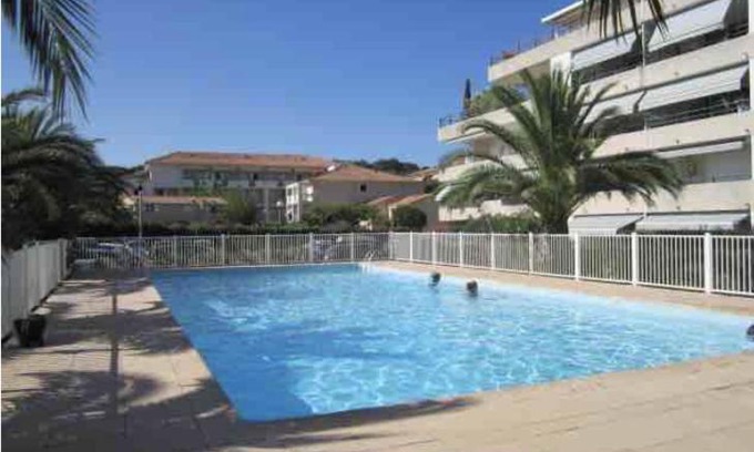 Le Lavandou Apartment | Studio dans résidence piscine 500m de la plage 2*
