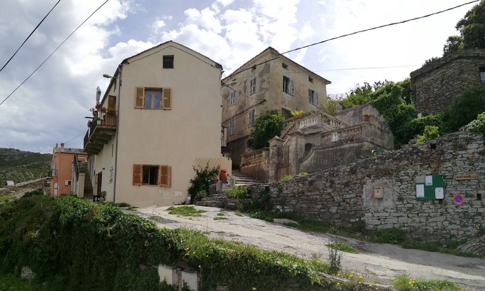 Morsiglia Apartment | Studio Dans un Hameau Corse Typique, vue sur mer