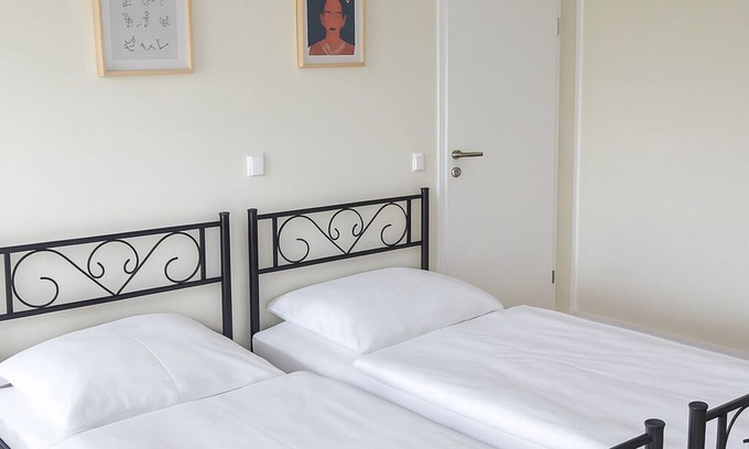 Hagen Apartment | Studio-Deluxe-Private Bathroom-Landmark view-Schloßblick