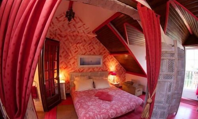 La Turballe Apartment | Studio-Ensuite-Chambre Rouge