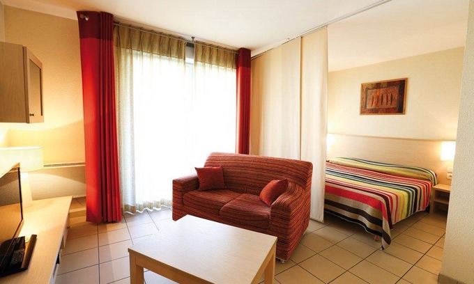 Divonne-les-Bains Apartment | Studio flat ∙ 1 bedroom ∙ 2 guests