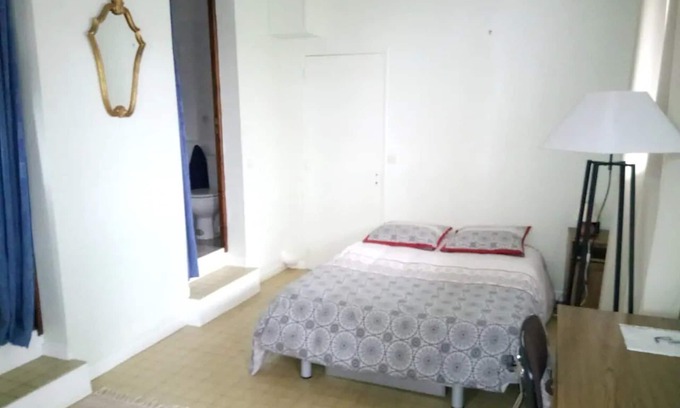 Thomery Apartment | Studio furnished in the forest of Fontainebleau, 2/4 people, Paris, Disneyland.