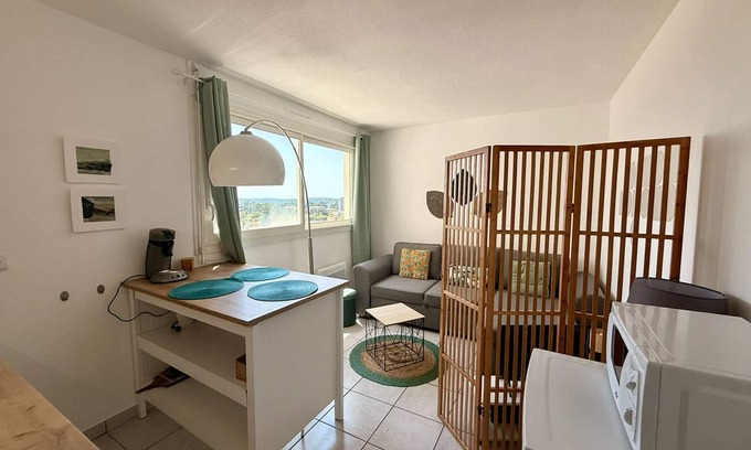 Arcachon Apartment | Studio in Arcachon Aiguillon with pool, 2 sleeps