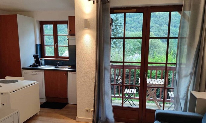 Cauterets Apartment | Studio in Cauterets with pool and pets allowed