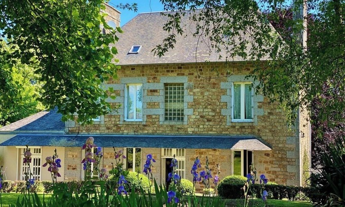 Isigny-le-Buat Apartment | Studio in the heart of a Normandy house between Mont Saint Michel and the bocage
