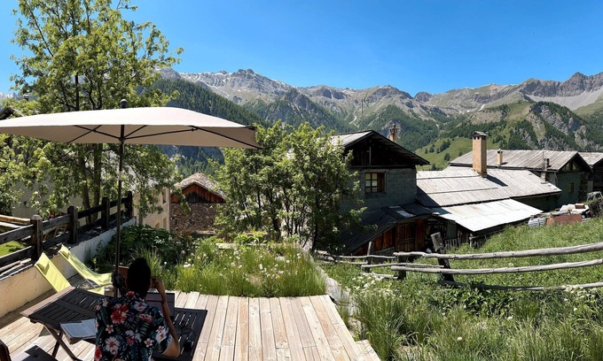 Saint-Veran Apartment | Studio Jouve Terrace Garden