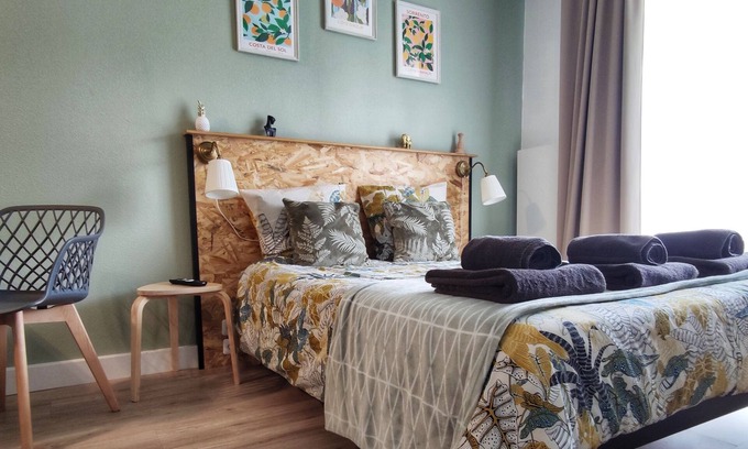 Equemauville Apartment | Studio "le boujou" pool view