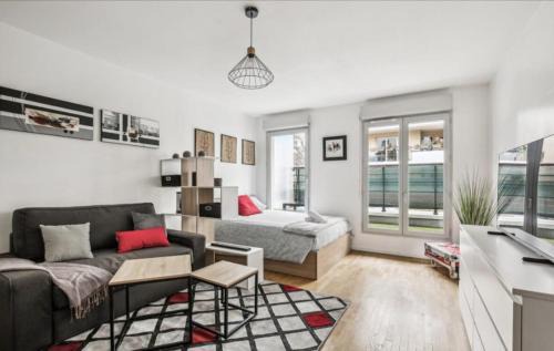 Carrieres-sous-Poissy Apartment | Studio Lumineux et confortable parking