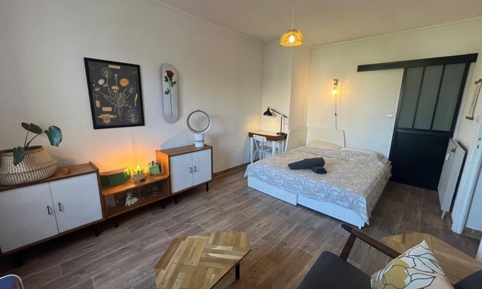 Grand Sud Apartment | Studio Mazarine – Comfort in Les Milles between Aix TGV and