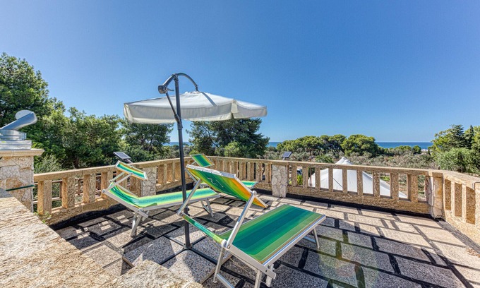 Torre Pali Apartment | Studio Monolocale Marina with Sea View, Garden & Wi-Fi