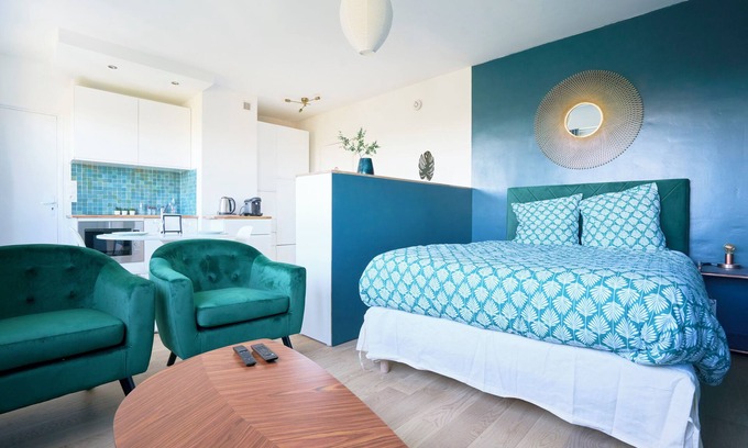 Saint-Maurice Pellevoisin Apartment | Studio near Lille with private parking