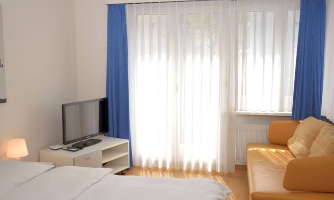 District 6 Apartment | Studio near main station (Crown 26)