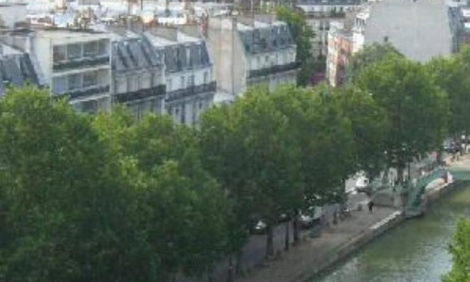 Porte-Saint-Martin Apartment | Studio - PARIS