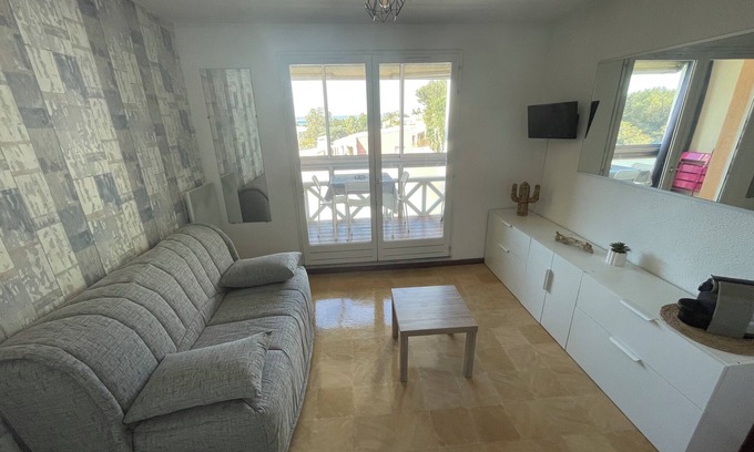 Sete Apartment | Studio Sète near the Lido with air-conditioned swimming pool