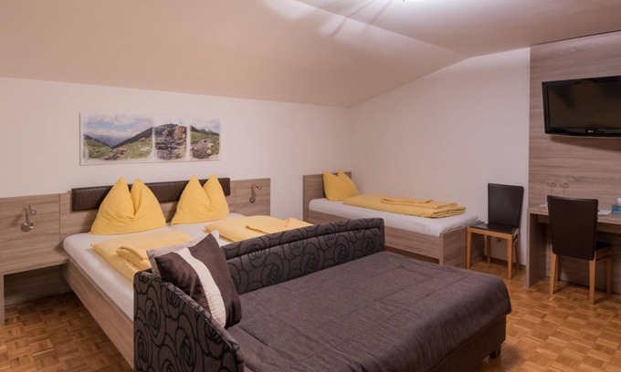 Obervellach Bed & Breakfast | Studio, shower or bath, WC, balcony - Gästehaus Zwischenberger *