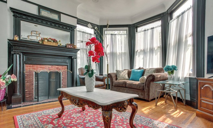 East Orange Apartment | Studio w/ Deck Access: Near New York City!