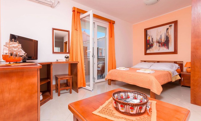 Tomicici Apartment | Studio with a beautiful sea view