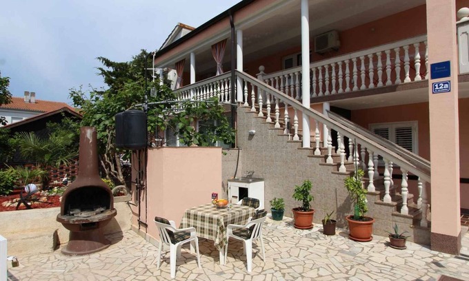 Vantacici Apartment | Studio with balcony and air conditioning