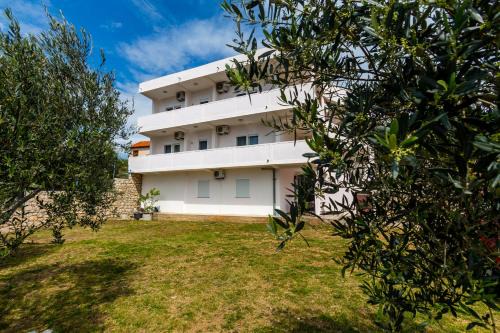 Utjeha Hladna Uvala Apartment | Studios Nikezić