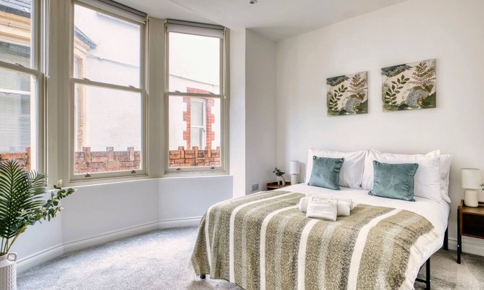Cathays Apartment | Stunning 18 Nort Rd -2 Bedroom