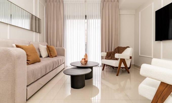 Mea She'arim Apartment | Stunning 2 bdm apt, Haneviim 44