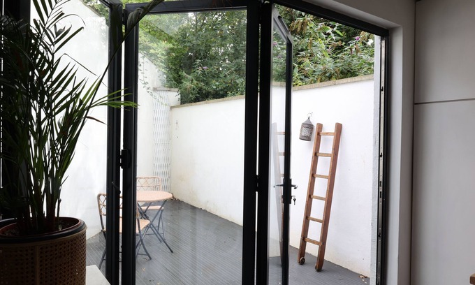 Hoe Street Apartment | Stunning 2-bed factory conversion with garden apartment in Walthamstow Village