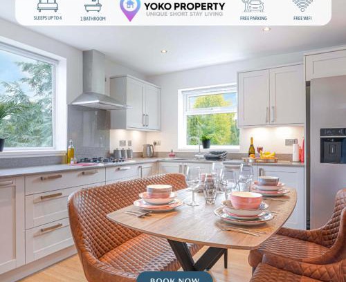 Coventry Apartment | Stunning 2 Bedroom Apartment - Close to City Centre - Free Parking, Super-fast WIFI, SmartTV, Private Balcony and Communal Garden by Yoko Property