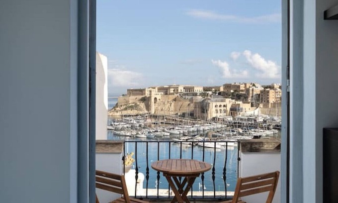 Birgu House | Stunning 2-Bedroom Home with Harbour Views in Birgu, Malta
