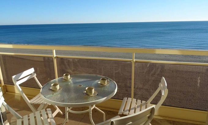 Mediterranee Apartment | Stunning 2-Room with Air Conditioning - Sea Front