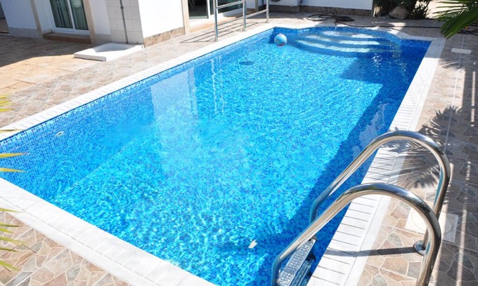 Pernera Villa | Stunning 3 Bed Villa-Private Pool, WIFI, mins to the beach & amenities