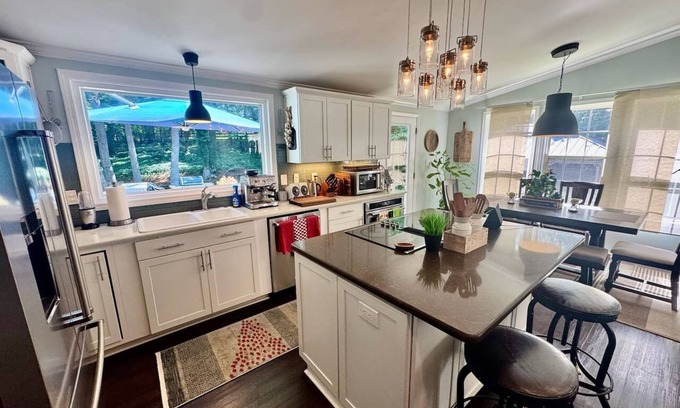 High Point Apartment | Stunning 3 Bedroom Retreat with Inspiring Backyard
