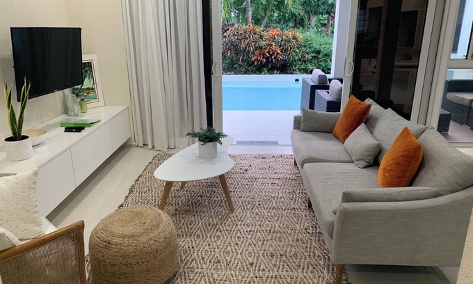 St. Lawrence Gap House | Stunning 3 bedroom townhouse, 5 minute walk to Dover Beach and The Gap.