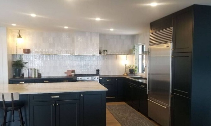 Kamloops House | Stunning 365degree vapor cleaned central view home