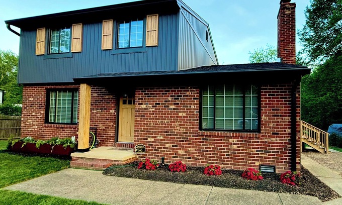 Richmond House | Stunning 3BR 2.5BA home in Richmond’s Premier West End Location