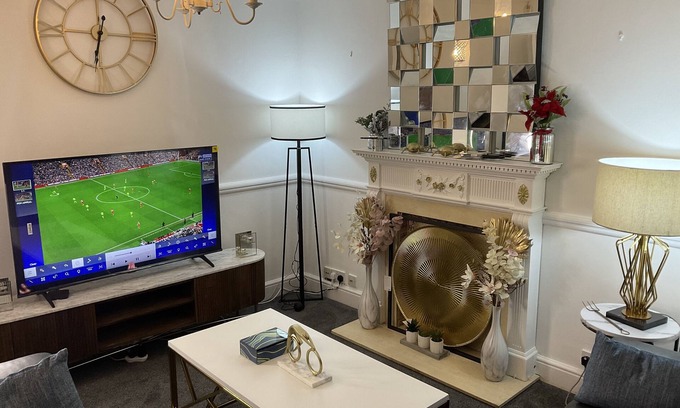 Rochester House | Stunning 4-Bed House in Rochester
