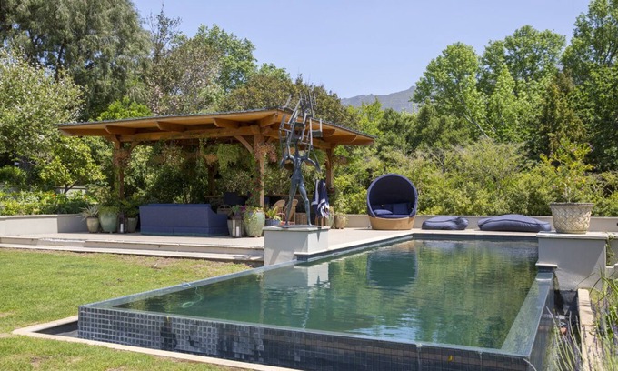 Bishopscourt House | Stunning 5 bedroom home in Bishopscourt