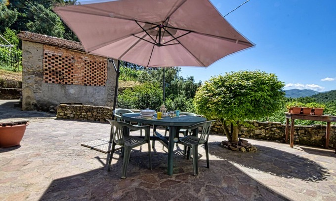 Varese Ligure Apartment | Stunning apartment in Varese Ligure