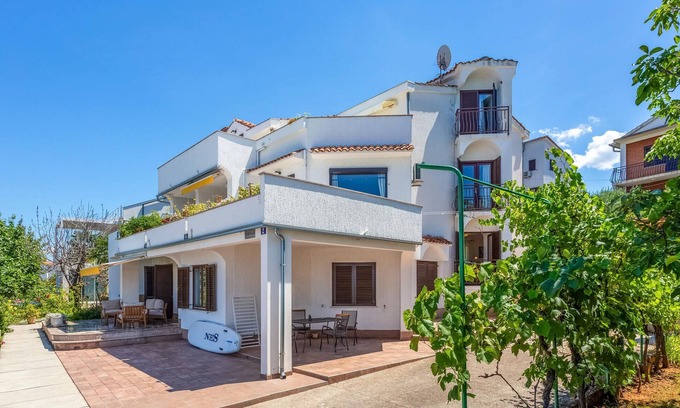 Njivice Apartment | Stunning apartment in Njivice with WiFi