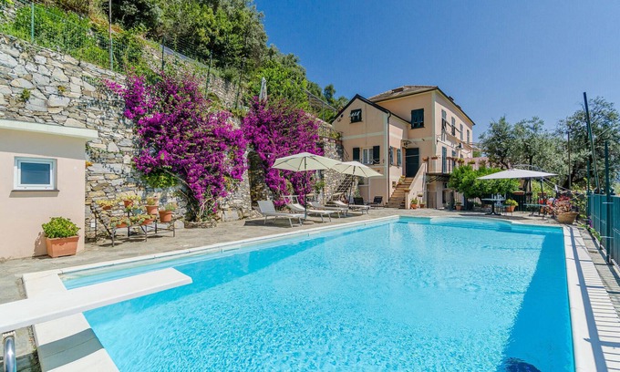 Recco Apartment | Stunning apartment in Recco with kitchen