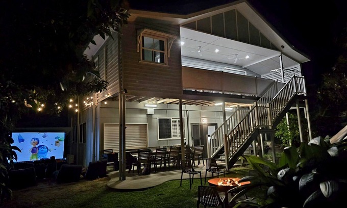 Dicky Beach House | Stunning Beach House, Glamping Tent, Outdoor Movies