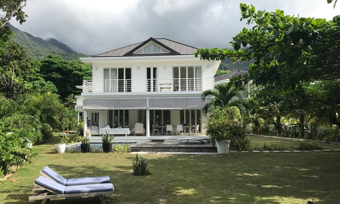 Beau Vallon Villa | Stunning beachfront gem