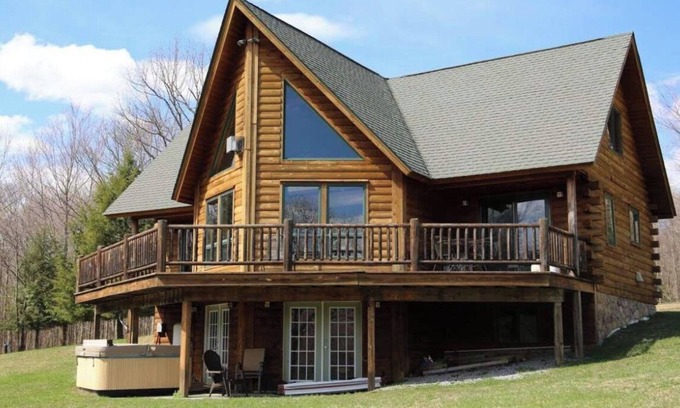 Fleischmanns Ski Chalet | Stunning Catskills Cabin Getaway, facing BelleAyre