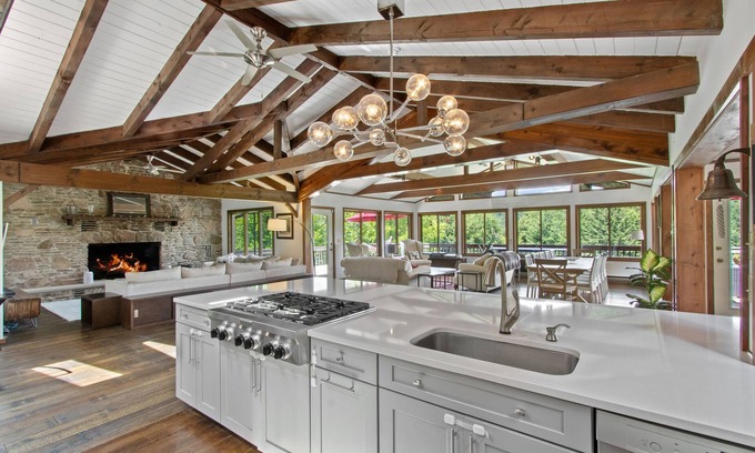 Callicoon House | Stunning Catskills lodge with private lake in 70 acres