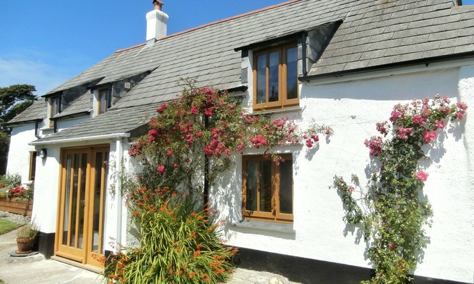 Saint Gennys Cottage | Stunning, Characterful, Spacious.
