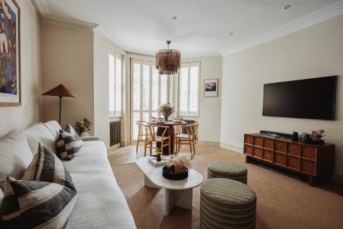 Redcliffe Apartment | Stunning Chelsea Garden Apartment