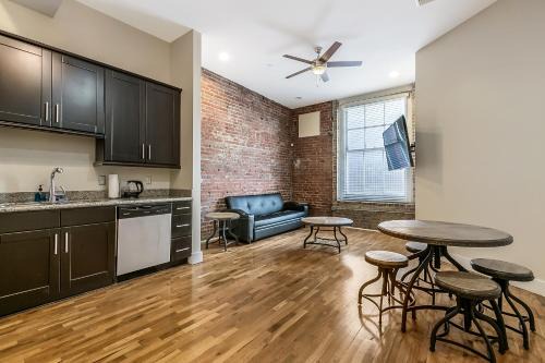 Central Business District Apartment | Stunning Condos - Heart of NOLA - Walk Everywhere